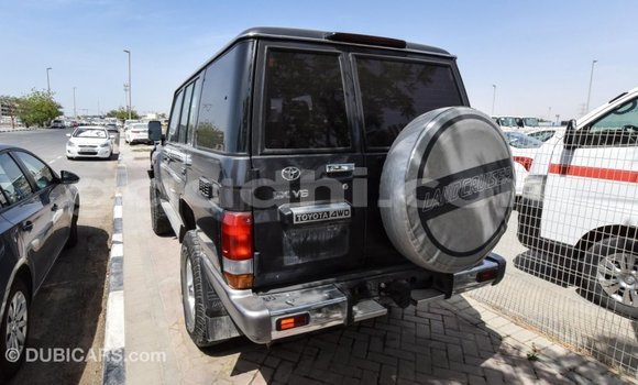 اشتري Imported Toyota Land Cruiser آخر سيارة في Import - Dubai في الصومال اشتري Imported Toyota Land Cruiser آخر سيارة في Import - Dubai في الصومال
