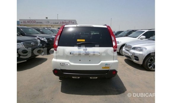 Acheter Import Voiture Nissan Fuga Blanc à Import - Dubai, Somalie Acheter Import Voiture Nissan Fuga Blanc à Import - Dubai, Somalie
