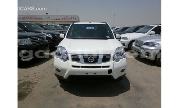 Acheter Import Voiture Nissan Fuga Blanc à Import - Dubai, Somalie Acheter Import Voiture Nissan Fuga Blanc à Import - Dubai, Somalie