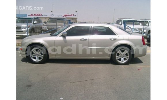 Acheter Import Voiture Chrysler 300 Beige à Import - Dubai, Somalie Acheter Import Voiture Chrysler 300 Beige à Import - Dubai, Somalie