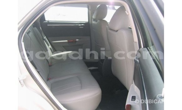 Acheter Import Voiture Chrysler 300 Beige à Import - Dubai, Somalie Acheter Import Voiture Chrysler 300 Beige à Import - Dubai, Somalie