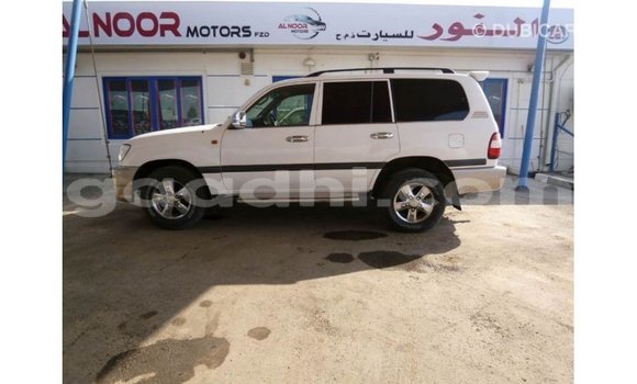 Acheter Import Voiture Toyota Land Cruiser Blanc à Import - Dubai, Somalie Acheter Import Voiture Toyota Land Cruiser Blanc à Import - Dubai, Somalie