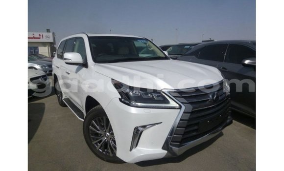 Acheter Import Voiture Lexus LX Blanc à Import - Dubai, Somalie Acheter Import Voiture Lexus LX Blanc à Import - Dubai, Somalie