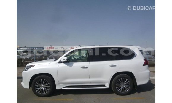 Acheter Import Voiture Lexus LX Blanc à Import - Dubai, Somalie Acheter Import Voiture Lexus LX Blanc à Import - Dubai, Somalie