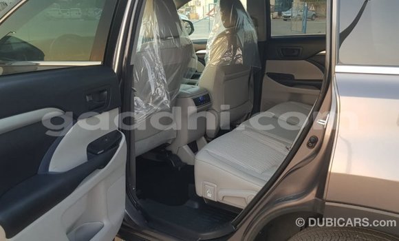 Buy Import Toyota Highlander Other Car in Import - Dubai in Somalia Buy Import Toyota Highlander Other Car in Import - Dubai in Somalia
