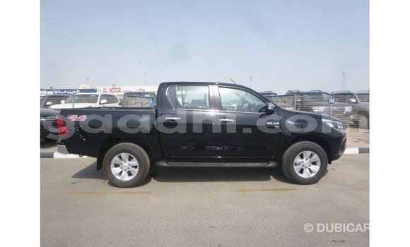 Acheter Import Voiture Toyota Hilux Noir à Import - Dubai, Somalie Acheter Import Voiture Toyota Hilux Noir à Import - Dubai, Somalie