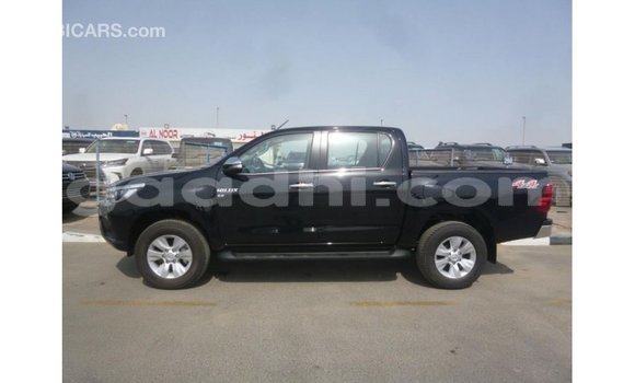 Acheter Import Voiture Toyota Hilux Noir à Import - Dubai, Somalie Acheter Import Voiture Toyota Hilux Noir à Import - Dubai, Somalie