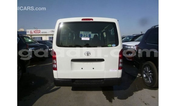 ይግዙ Imported Toyota Hiace ነጭ መኪና በ Import - Dubai በ ሶማሊያ ይግዙ Imported Toyota Hiace ነጭ መኪና በ Import - Dubai በ ሶማሊያ
