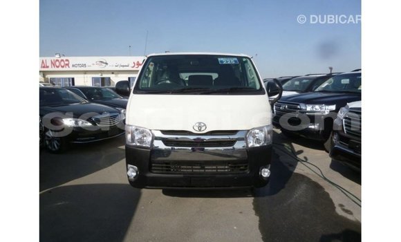 ይግዙ Imported Toyota Hiace ነጭ መኪና በ Import - Dubai በ ሶማሊያ ይግዙ Imported Toyota Hiace ነጭ መኪና በ Import - Dubai በ ሶማሊያ