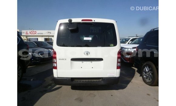 Acheter Import Voiture Toyota Hiace Blanc à Import - Dubai, Somalie Acheter Import Voiture Toyota Hiace Blanc à Import - Dubai, Somalie