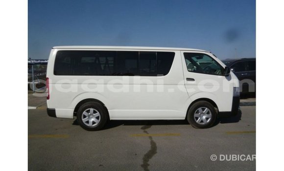 Acheter Import Voiture Toyota Hiace Blanc à Import - Dubai, Somalie Acheter Import Voiture Toyota Hiace Blanc à Import - Dubai, Somalie