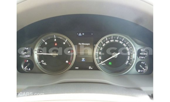 Acheter Import Voiture Toyota Land Cruiser Blanc à Import - Dubai, Somalie Acheter Import Voiture Toyota Land Cruiser Blanc à Import - Dubai, Somalie