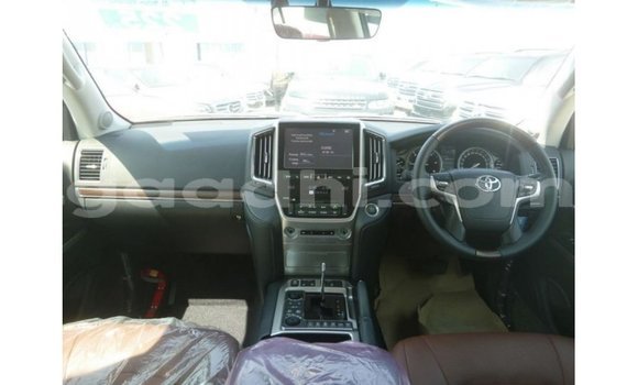 Acheter Import Voiture Toyota Land Cruiser Rouge à Import - Dubai, Somalie Acheter Import Voiture Toyota Land Cruiser Rouge à Import - Dubai, Somalie