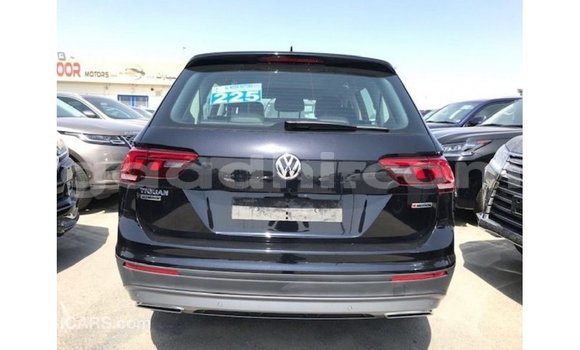 Acheter Import Voiture Volkswagen Tiguan Noir à Import - Dubai, Somalie Acheter Import Voiture Volkswagen Tiguan Noir à Import - Dubai, Somalie