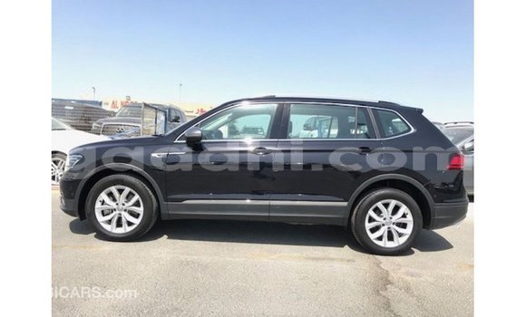 Acheter Import Voiture Volkswagen Tiguan Noir à Import - Dubai, Somalie Acheter Import Voiture Volkswagen Tiguan Noir à Import - Dubai, Somalie