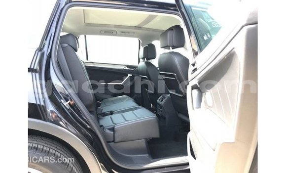 Acheter Import Voiture Volkswagen Tiguan Noir à Import - Dubai, Somalie Acheter Import Voiture Volkswagen Tiguan Noir à Import - Dubai, Somalie