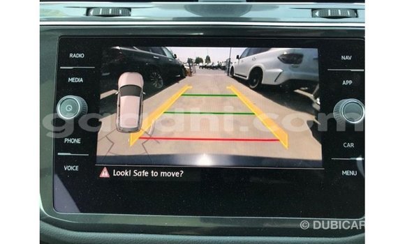 Acheter Import Voiture Volkswagen Tiguan Noir à Import - Dubai, Somalie Acheter Import Voiture Volkswagen Tiguan Noir à Import - Dubai, Somalie