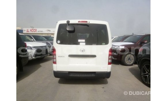 Acheter Import Voiture Toyota Hiace Blanc à Import - Dubai, Somalie Acheter Import Voiture Toyota Hiace Blanc à Import - Dubai, Somalie