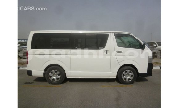 Acheter Import Voiture Toyota Hiace Blanc à Import - Dubai, Somalie Acheter Import Voiture Toyota Hiace Blanc à Import - Dubai, Somalie