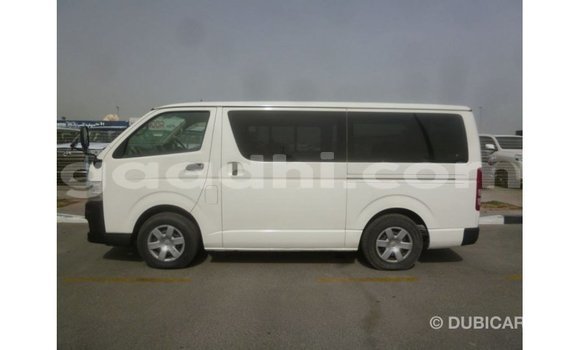 Acheter Import Voiture Toyota Hiace Blanc à Import - Dubai, Somalie Acheter Import Voiture Toyota Hiace Blanc à Import - Dubai, Somalie