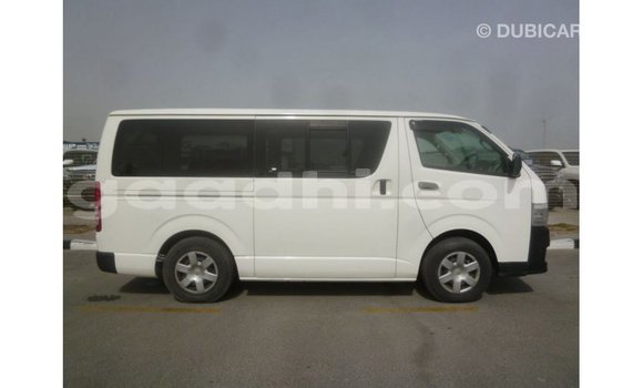 Acheter Import Voiture Toyota Hiace Blanc à Import - Dubai, Somalie Acheter Import Voiture Toyota Hiace Blanc à Import - Dubai, Somalie