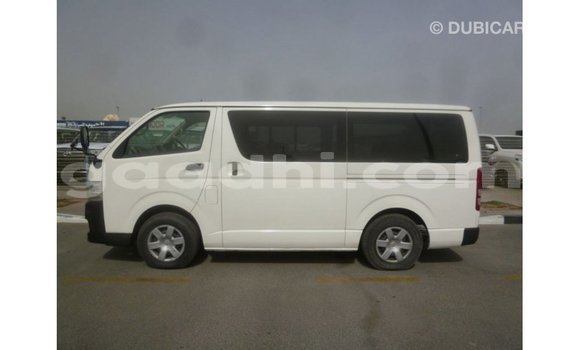 Acheter Import Voiture Toyota Hiace Blanc à Import - Dubai, Somalie Acheter Import Voiture Toyota Hiace Blanc à Import - Dubai, Somalie