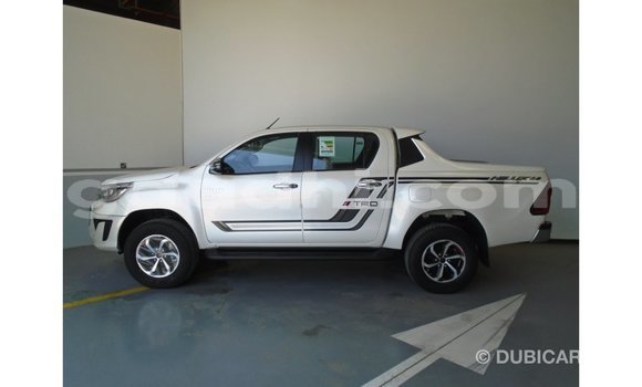 اشتري Imported Toyota Hilux أبيض سيارة في Import - Dubai في الصومال اشتري Imported Toyota Hilux أبيض سيارة في Import - Dubai في الصومال