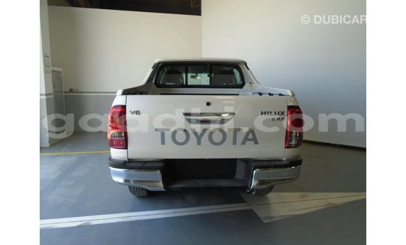 اشتري Imported Toyota Hilux أبيض سيارة في Import - Dubai في الصومال اشتري Imported Toyota Hilux أبيض سيارة في Import - Dubai في الصومال