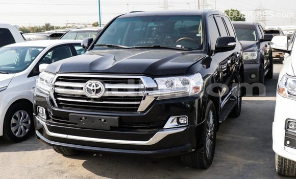 Imported Toyota Land Cruiser Black Makiinaa iti Import - Dubai keessatti Somalia keessatti Imported Toyota Land Cruiser Black Makiinaa iti Import - Dubai keessatti Somalia keessatti