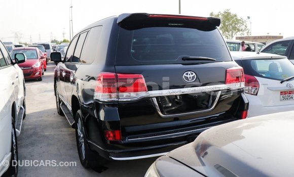 Imported Toyota Land Cruiser Black Makiinaa iti Import - Dubai keessatti Somalia keessatti Imported Toyota Land Cruiser Black Makiinaa iti Import - Dubai keessatti Somalia keessatti