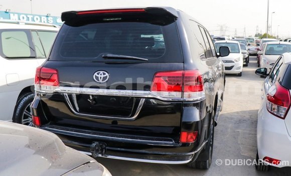 Imported Toyota Land Cruiser Black Makiinaa iti Import - Dubai keessatti Somalia keessatti Imported Toyota Land Cruiser Black Makiinaa iti Import - Dubai keessatti Somalia keessatti
