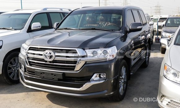 Acheter Import Voiture Toyota Land Cruiser Noir à Import - Dubai, Somalie Acheter Import Voiture Toyota Land Cruiser Noir à Import - Dubai, Somalie