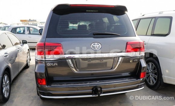 Acheter Import Voiture Toyota Land Cruiser Noir à Import - Dubai, Somalie Acheter Import Voiture Toyota Land Cruiser Noir à Import - Dubai, Somalie