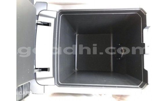 ይግዙ Imported Toyota Prado ብናማ መኪና በ Import - Dubai በ ሶማሊያ ይግዙ Imported Toyota Prado ብናማ መኪና በ Import - Dubai በ ሶማሊያ