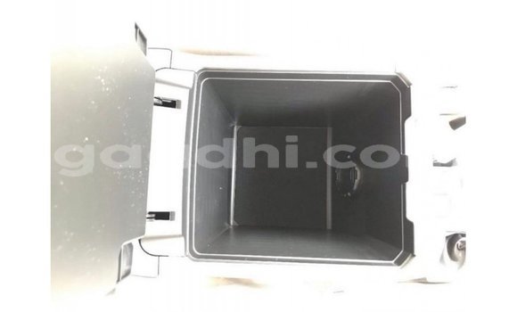 ይግዙ Imported Toyota Prado ብናማ መኪና በ Import - Dubai በ ሶማሊያ ይግዙ Imported Toyota Prado ብናማ መኪና በ Import - Dubai በ ሶማሊያ