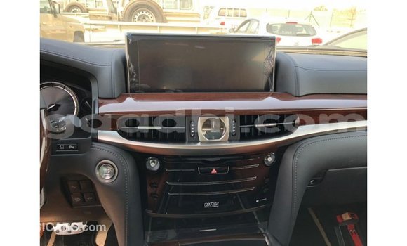 اشتري Imported Lexus LX أبيض سيارة في Import - Dubai في الصومال اشتري Imported Lexus LX أبيض سيارة في Import - Dubai في الصومال