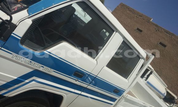 ይግዙ ያገለገለ Toyota 4Runner ነጭ መኪና በ ሞቃዲሾ በ ሶማሊያ ይግዙ ያገለገለ Toyota 4Runner ነጭ መኪና በ ሞቃዲሾ በ ሶማሊያ