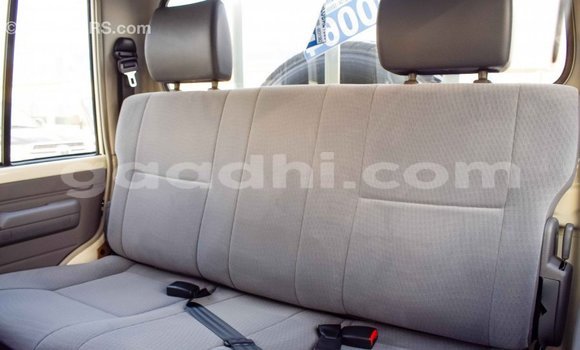 اشتري Imported Toyota Land Cruiser أبيض سيارة في Import - Dubai في الصومال اشتري Imported Toyota Land Cruiser أبيض سيارة في Import - Dubai في الصومال