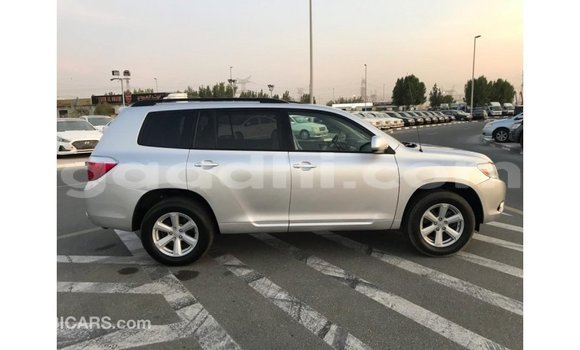 اشتري Imported Toyota Highlander آخر سيارة في Import - Dubai في الصومال اشتري Imported Toyota Highlander آخر سيارة في Import - Dubai في الصومال