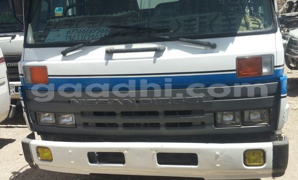 Nunua Ilio tumika Nissan 350Z Nyeupe Gari ndani ya Mogadishu nchini Somalia Nunua Ilio tumika Nissan 350Z Nyeupe Gari ndani ya Mogadishu nchini Somalia