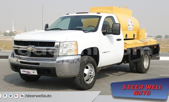 Buy Import Chevrolet Silverado White Car in Import - Dubai in Somalia