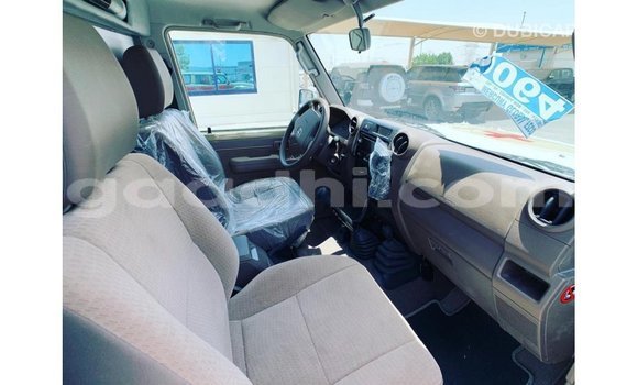 Buy Import Toyota Land Cruiser Beige Car in Import - Dubai in Somalia Buy Import Toyota Land Cruiser Beige Car in Import - Dubai in Somalia