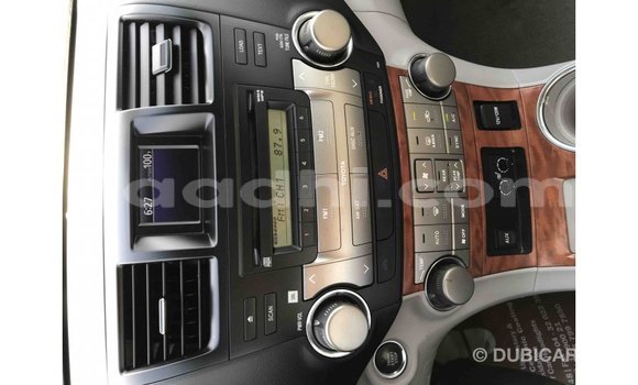 اشتري Imported Toyota Highlander أسود سيارة في Import - Dubai في الصومال اشتري Imported Toyota Highlander أسود سيارة في Import - Dubai في الصومال