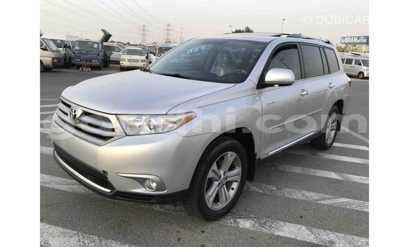 ይግዙ Imported Toyota Highlander ሌላ መኪና በ Import - Dubai በ ሶማሊያ ይግዙ Imported Toyota Highlander ሌላ መኪና በ Import - Dubai በ ሶማሊያ