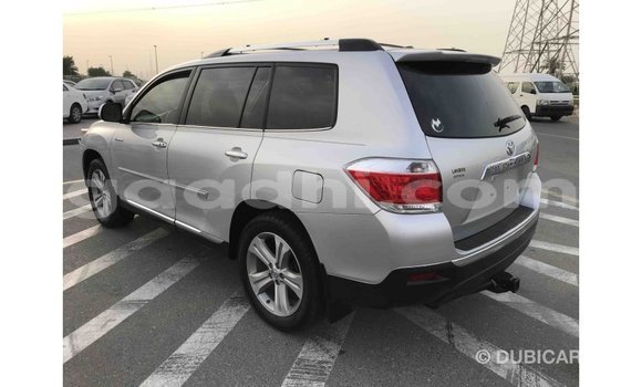 ይግዙ Imported Toyota Highlander ሌላ መኪና በ Import - Dubai በ ሶማሊያ ይግዙ Imported Toyota Highlander ሌላ መኪና በ Import - Dubai በ ሶማሊያ