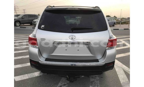 ይግዙ Imported Toyota Highlander ሌላ መኪና በ Import - Dubai በ ሶማሊያ ይግዙ Imported Toyota Highlander ሌላ መኪና በ Import - Dubai በ ሶማሊያ