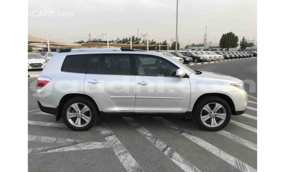 ይግዙ Imported Toyota Highlander ሌላ መኪና በ Import - Dubai በ ሶማሊያ ይግዙ Imported Toyota Highlander ሌላ መኪና በ Import - Dubai በ ሶማሊያ