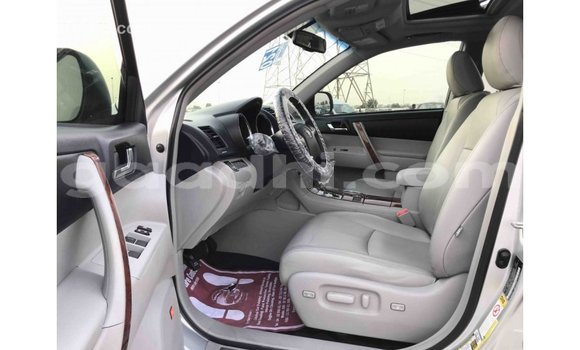 ይግዙ Imported Toyota Highlander ሌላ መኪና በ Import - Dubai በ ሶማሊያ ይግዙ Imported Toyota Highlander ሌላ መኪና በ Import - Dubai በ ሶማሊያ