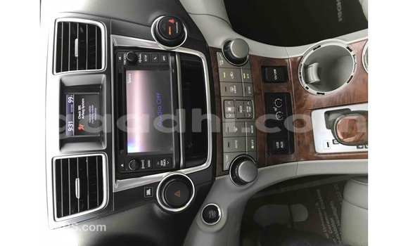 ይግዙ Imported Toyota Highlander ሌላ መኪና በ Import - Dubai በ ሶማሊያ ይግዙ Imported Toyota Highlander ሌላ መኪና በ Import - Dubai በ ሶማሊያ
