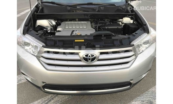 ይግዙ Imported Toyota Highlander ሌላ መኪና በ Import - Dubai በ ሶማሊያ ይግዙ Imported Toyota Highlander ሌላ መኪና በ Import - Dubai በ ሶማሊያ